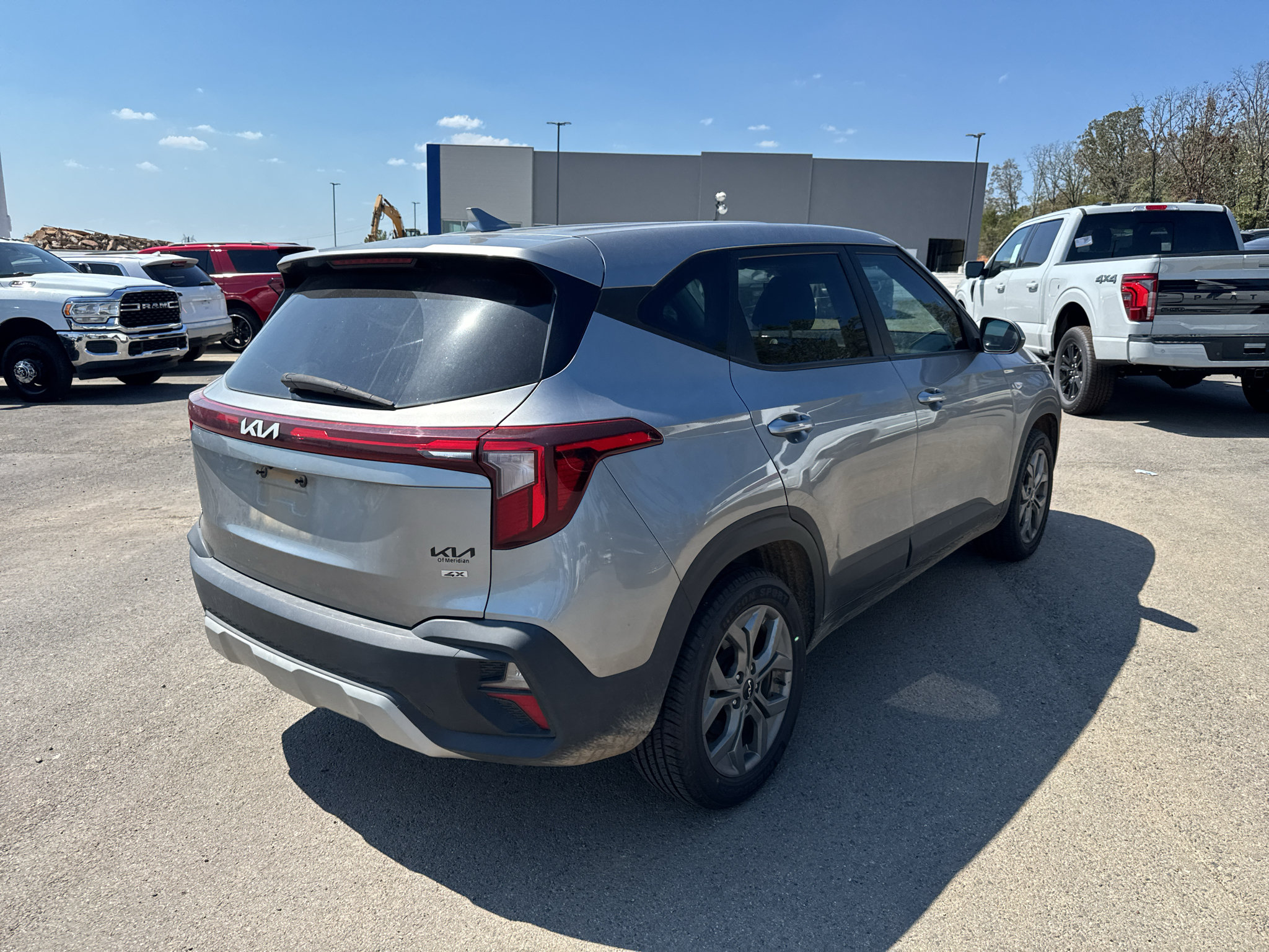 Used 2024 Kia Seltos LX AWD/4WD image 5