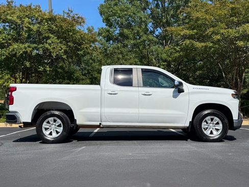 Used 2021 Chevrolet Silverado 1500 LT image 2