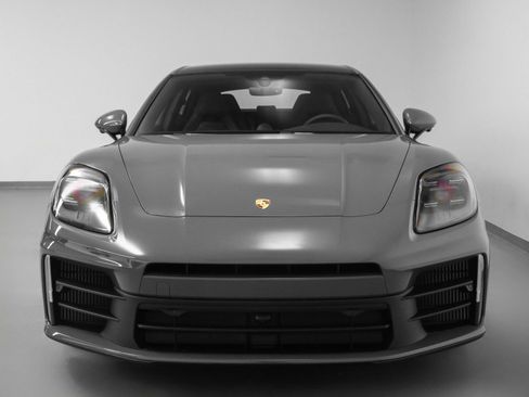 Certified 2025 Porsche Panamera 4 image 8