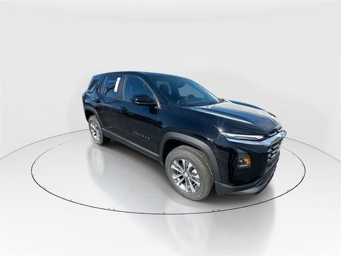 New 2026 Chevrolet Equinox LT w/ Convenience Package II image 2