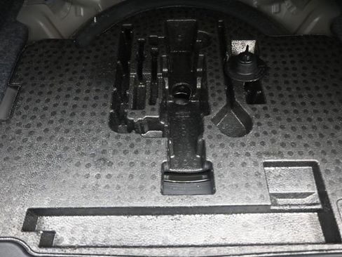 Used 2021 Honda Accord Touring image 16