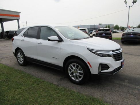 Used 2024 Chevrolet Equinox LT w/ LPO, Floor Liner Package image 5