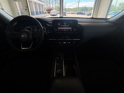 Used 2025 Nissan Pathfinder SV image 36