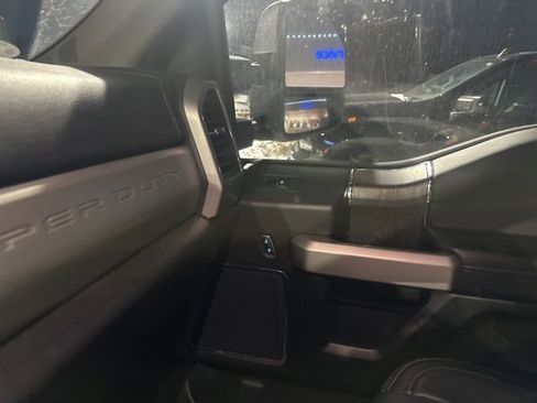 Used 2020 Ford F350 Lariat w/ Lariat Ultimate Package image 16
