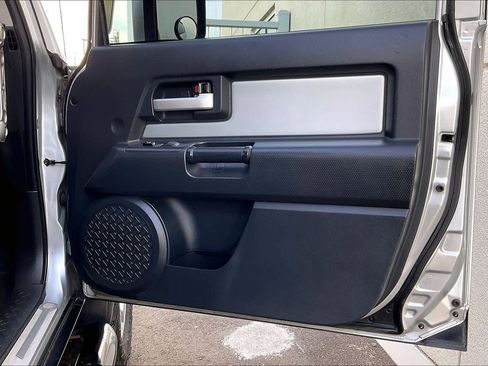 Used 2007 Toyota FJ Cruiser 4WD image 22