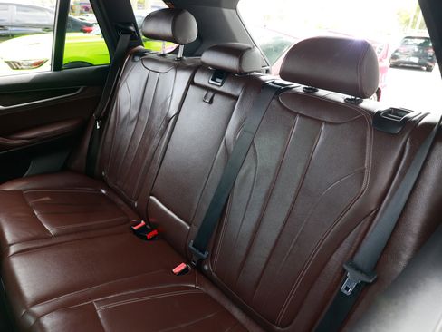 Used 2017 BMW X5 xDrive40e image 11