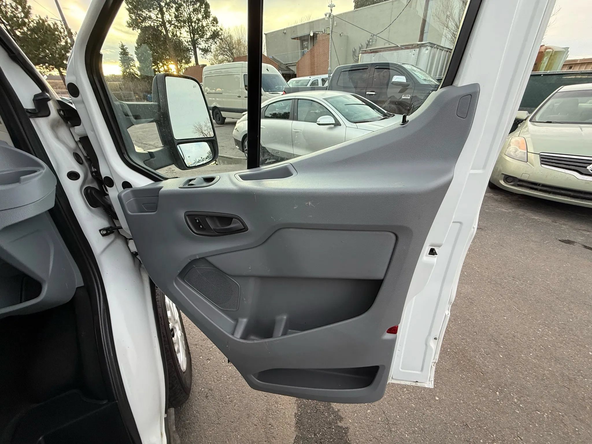 Used 2017 Ford Transit 350 138 w/ Interior Upgrade Package RWD image 17
