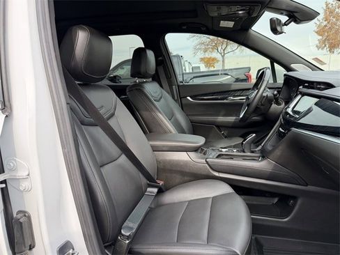 Used 2024 Cadillac XT6 Premium Luxury w/ Technology Package image 31