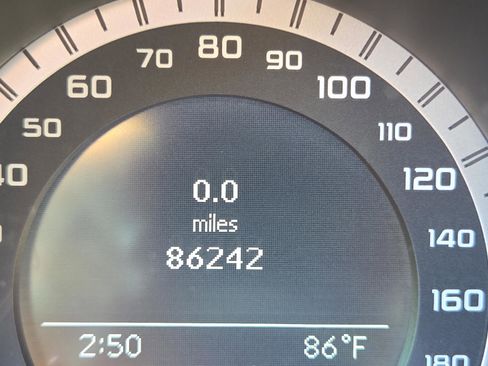 Used 2010 Mercedes-Benz C 63 AMG Sedan image 22