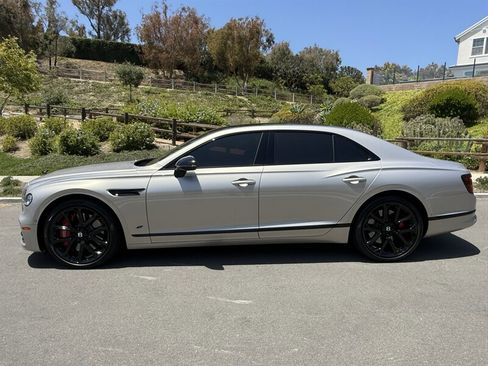 Used 2023 Bentley Flying Spur S V8 AWD/4WD image 3