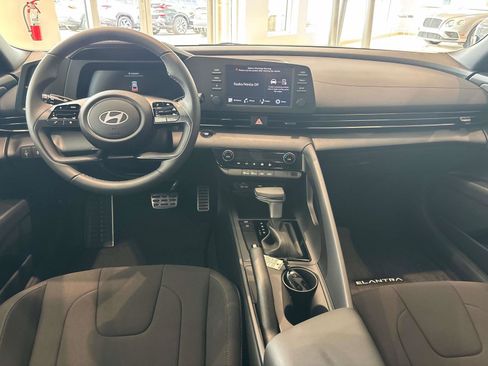 Used 2025 Hyundai Elantra Sport FWD image 6