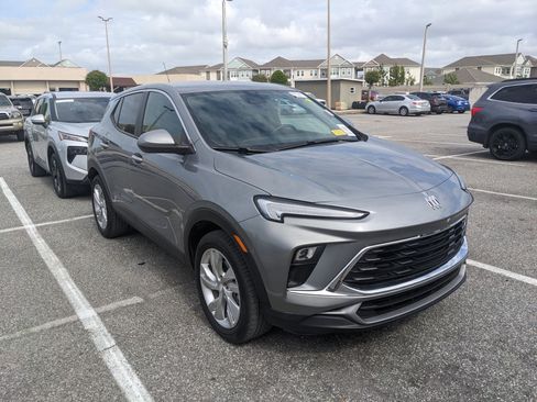 Used 2024 Buick Encore GX Preferred image 5