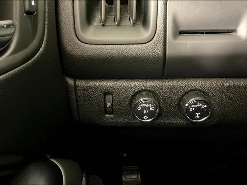 Used 2019 Chevrolet Colorado LT w/ LT Convenience Package AWD/4WD image 16