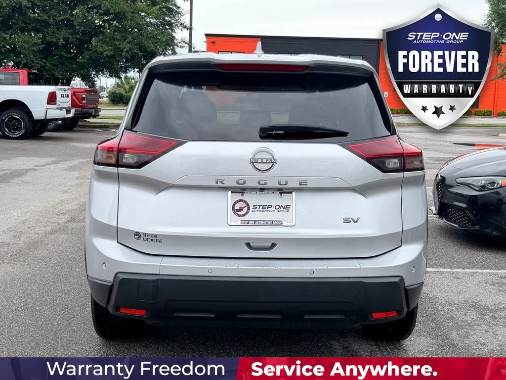 Used 2024 Nissan Rogue SV FWD image 5