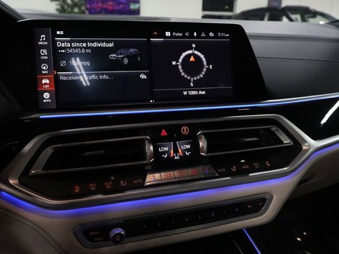 Used 2020 BMW X7 M50i w/ Dynamic Handling Package image 33