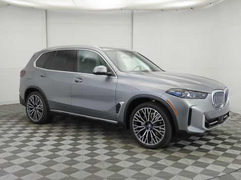 New 2026 BMW X5 xDrive40i image 3