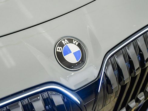 New 2026 BMW 740i w/ Premium Package image 8