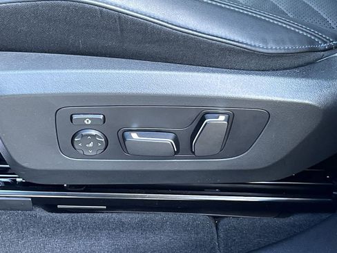 Used 2025 BMW X3 xDrive30i w/ Premium Package image 12