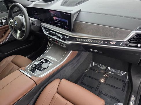 Used 2024 BMW X5 sDrive40i w/ M Sport Package RWD image 29