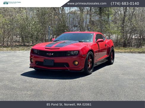 Used 2010 Chevrolet Camaro SS w/ RS Package RWD image 2