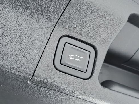 Used 2017 GMC Acadia Denali w/ Technology Package image 37