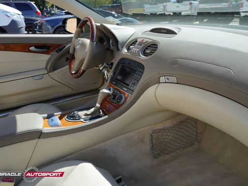 Used 2009 Mercedes-Benz SL 550 w/ Premium I Pkg image 23
