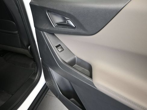 New 2026 Chevrolet Equinox LT w/ Convenience Package II FWD image 21