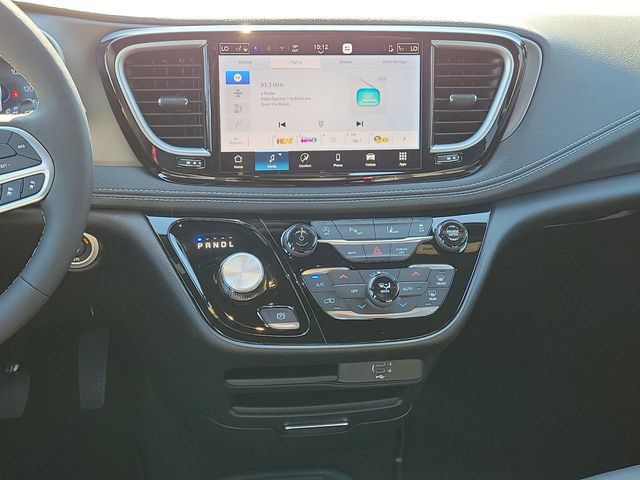 New 2027 Chrysler Pacifica Select AWD/4WD image 20