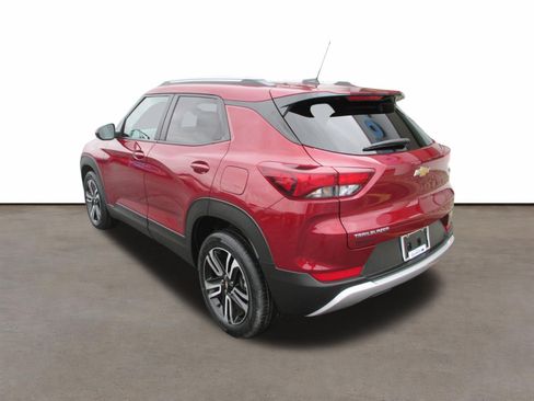 Used 2023 Chevrolet TrailBlazer LT image 3