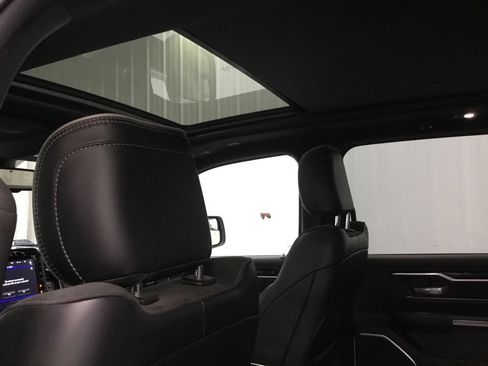 Used 2019 RAM 1500 Laramie AWD/4WD image 30