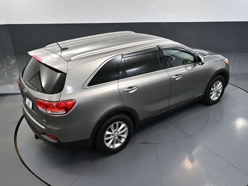 Used 2016 Kia Sorento LX image 49