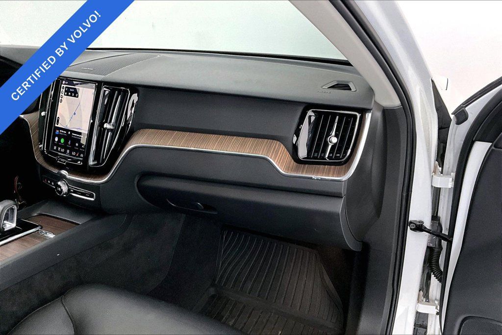 Used 2022 Volvo XC60 B5 Momentum w/ Climate Package AWD/4WD image 16