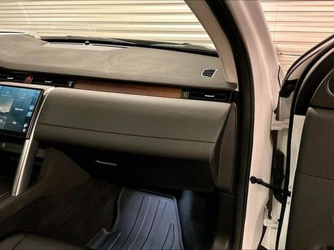 Certified 2025 Land Rover Discovery Sport S image 25