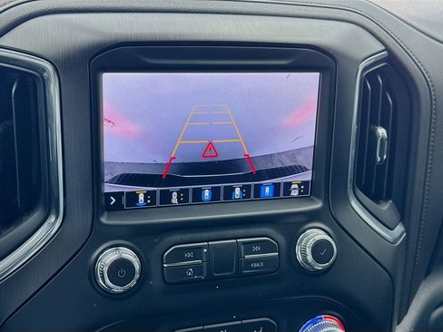 Used 2022 GMC Sierra 2500 AT4 w/ AT4 Premium Plus Package image 10