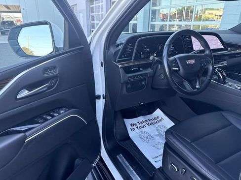 Certified 2024 Cadillac Escalade Luxury AWD/4WD image 12