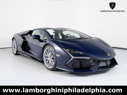 Used 2025 Lamborghini Revuelto image 3