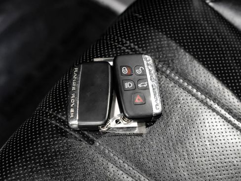 Used 2017 Land Rover Range Rover HSE image 64