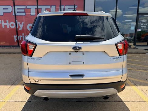 Used 2019 Ford Escape Titanium FWD image 3