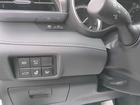 Used 2021 Toyota Highlander XLE image 23