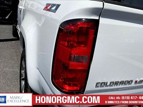 Used 2018 Chevrolet Colorado Z71 AWD/4WD image 22