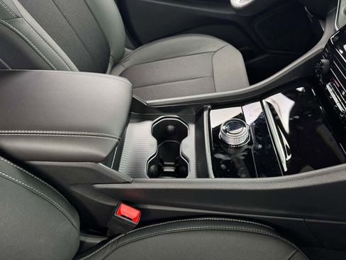 New 2025 Jeep Grand Cherokee Laredo X image 23