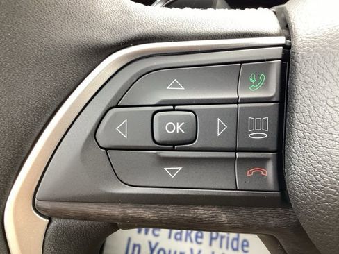 New 2025 Jeep Grand Cherokee Limited w/ Black Appearance Package image 33