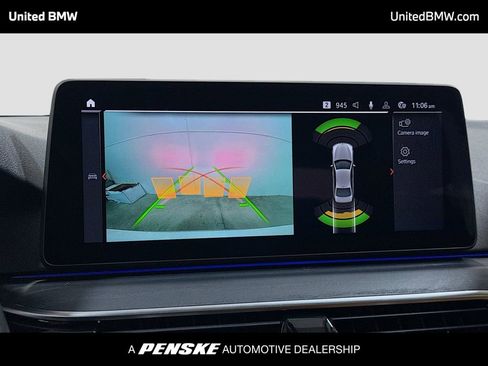 Used 2021 BMW 530i xDrive w/ Premium Package AWD/4WD image 9