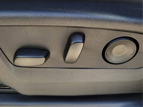 New 2026 GMC Sierra 1500 SLE w/ Preferred Package image 15