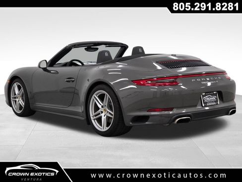 Used 2017 Porsche 911 Carrera 4 AWD/4WD image 5