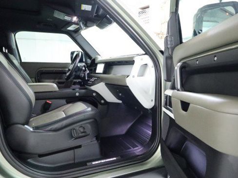 Used 2022 Land Rover Defender 90 X-Dynamic HSE image 10