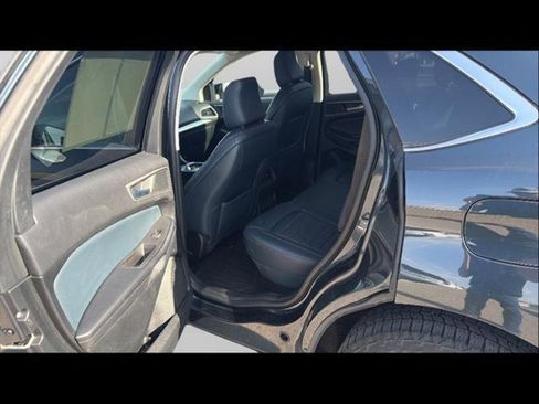 Used 2022 Ford Edge SEL w/ Sport Appearance Package image 20