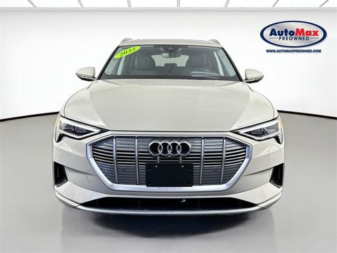 Used 2022 Audi e-tron Premium Plus image 7
