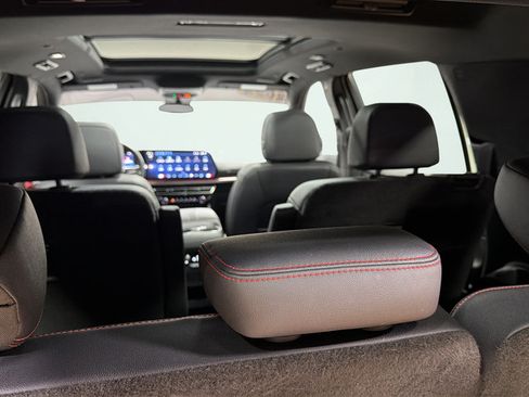 Used 2024 Chevrolet Traverse Z71 w/ LPO, Floor Liner Package AWD/4WD image 12