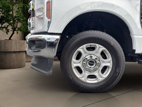 Used 2025 Ford F250 XLT AWD/4WD image 18